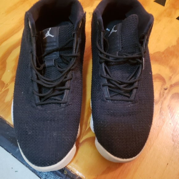 Jordan future lows - Picture 6 of 8